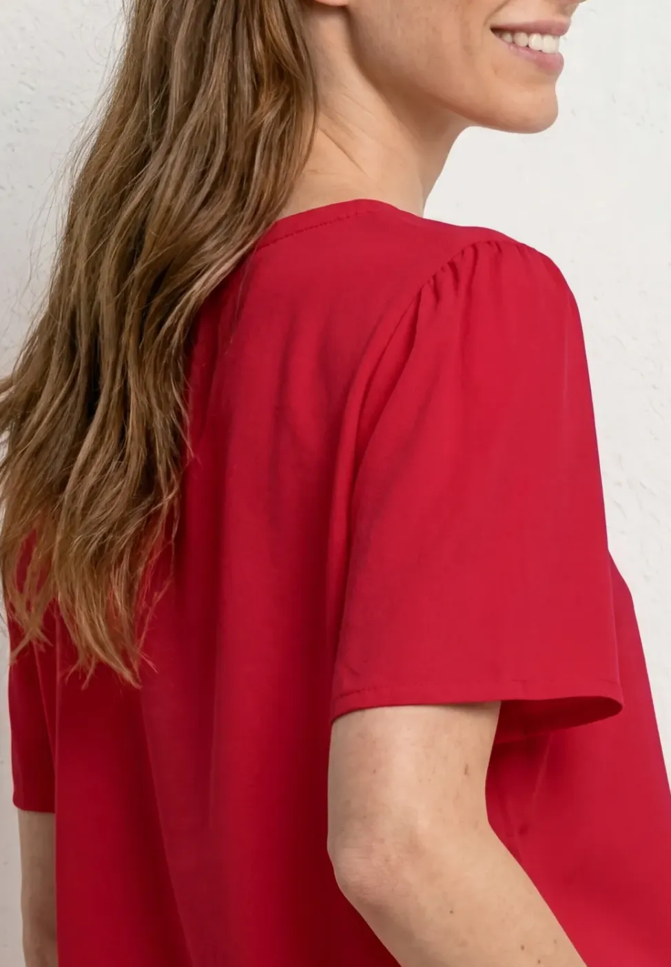 Blouse met korte mouwen, gespleten hals en knopen