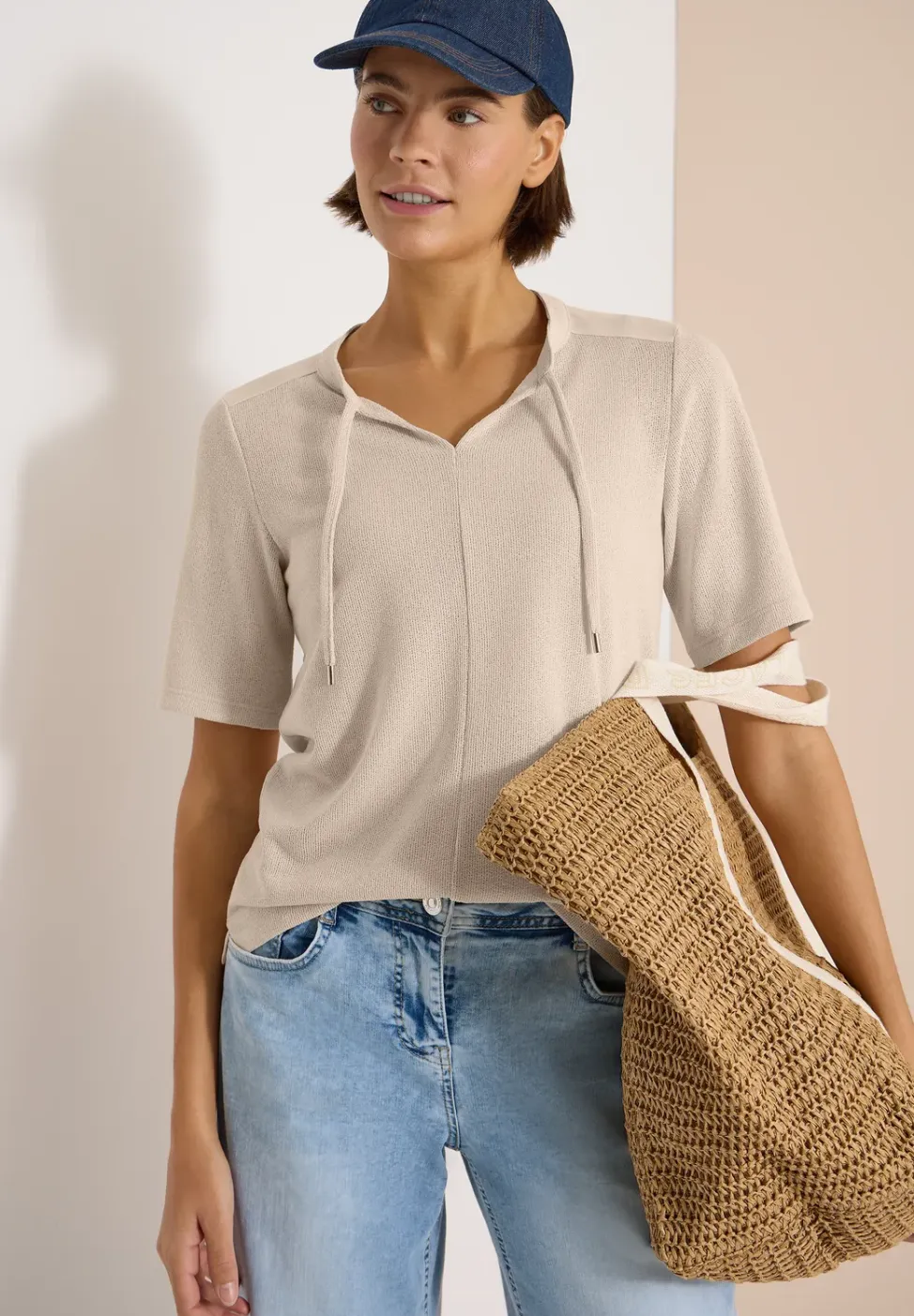 Blouse met korte mouwen, gespleten hals en linten