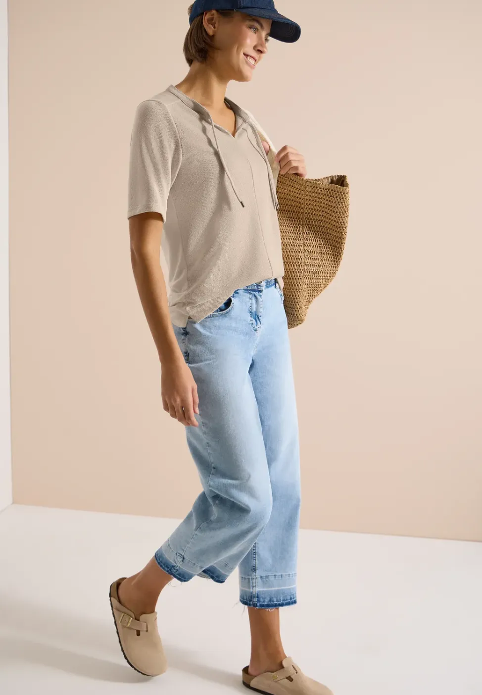 Blouse met korte mouwen, gespleten hals en linten