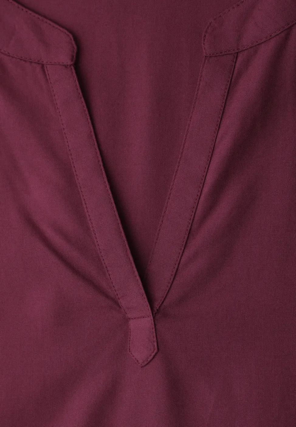Blouse met losse schouders en gespleten hals