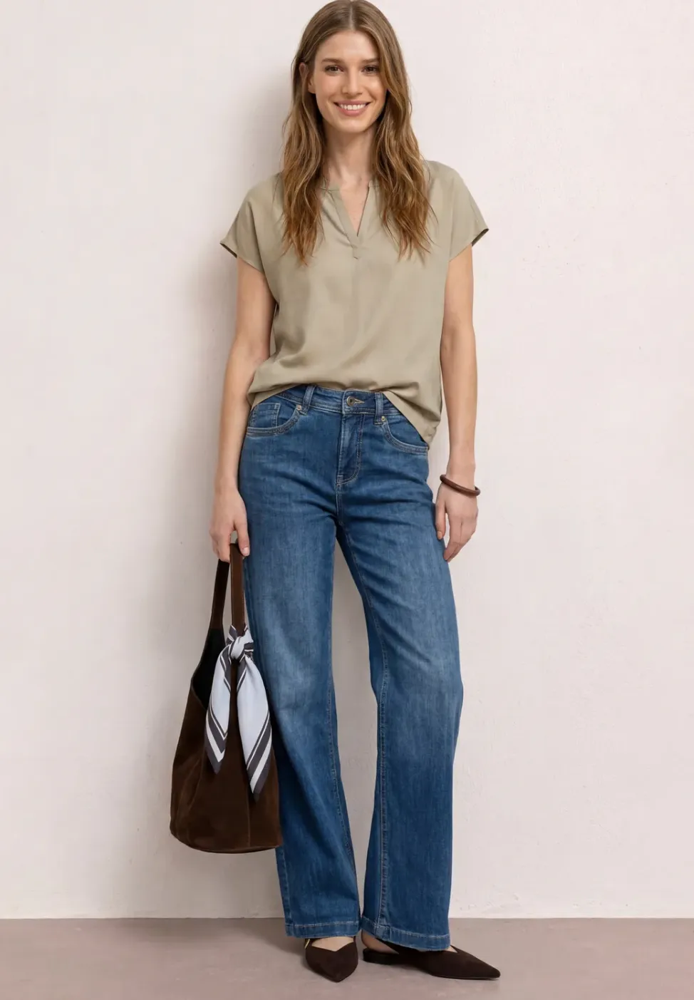 Blouse met losse schouders en gespleten hals