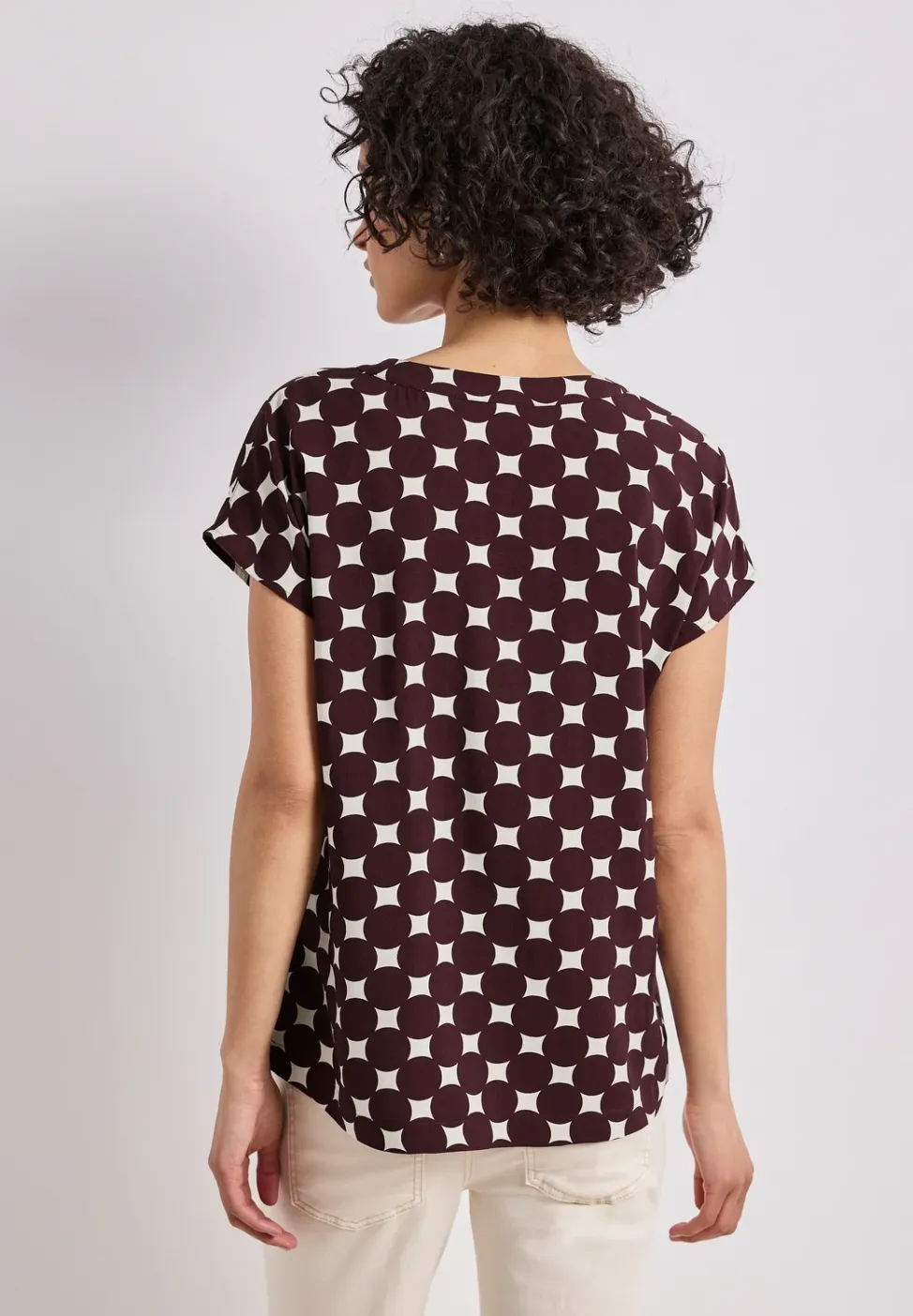 Blouse met losse schouders en gespleten hals