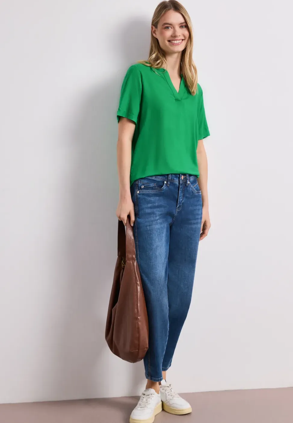 Blouse met losse schouders en gespleten hals
