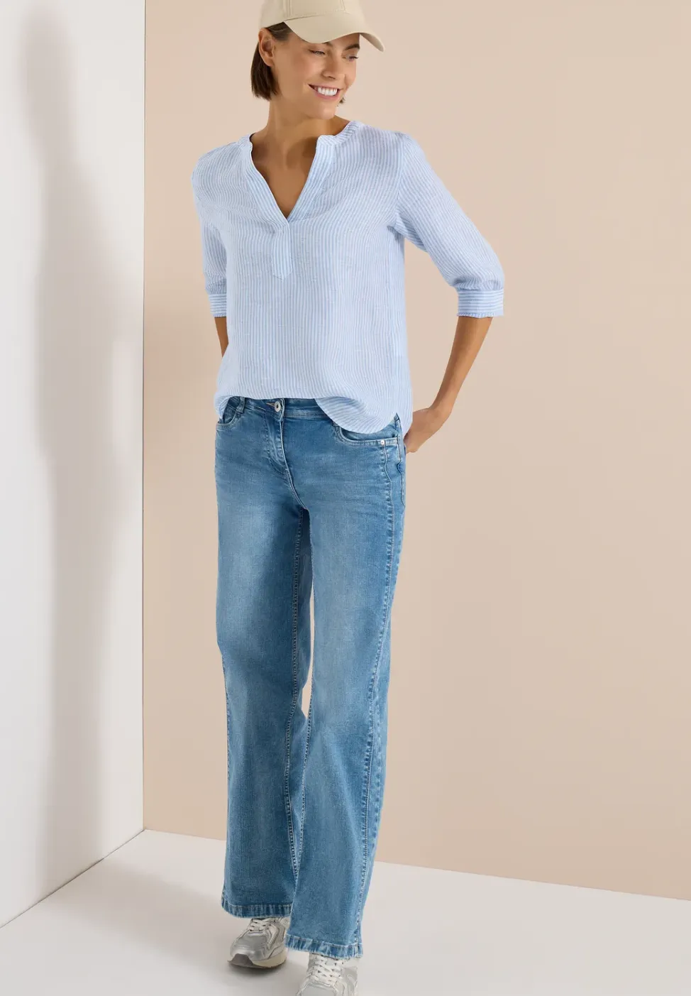 Blouse met 3/4 mouwen en gespleten hals in linnen