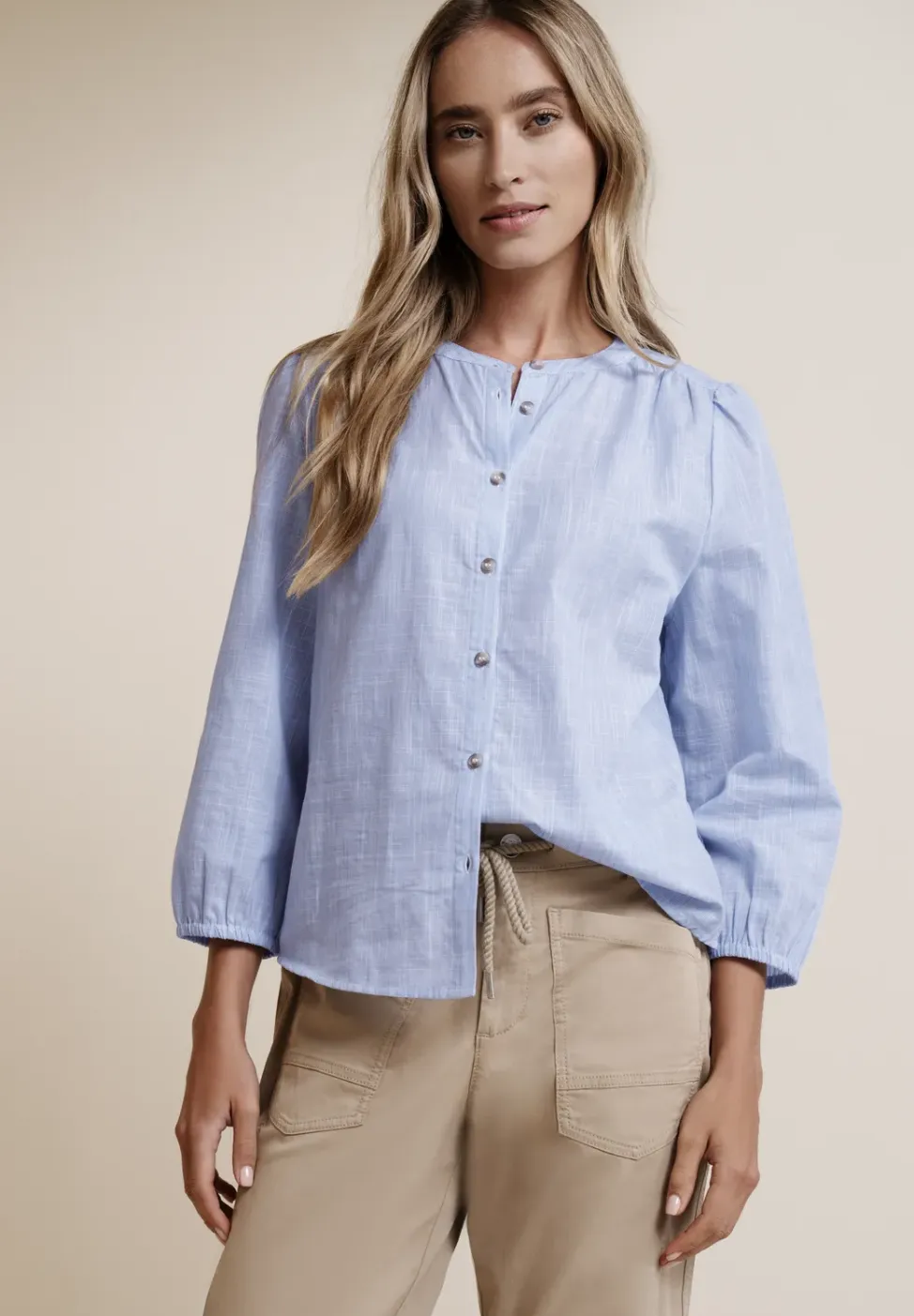 Blouse met 3/4 mouwen in chambraykwaliteit