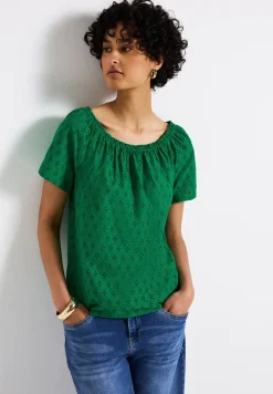 Blouse met oogjesborduursel