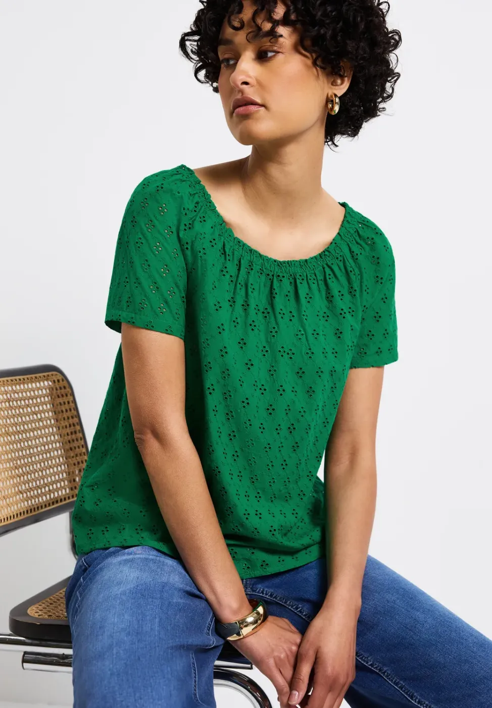 Blouse met oogjesborduursel