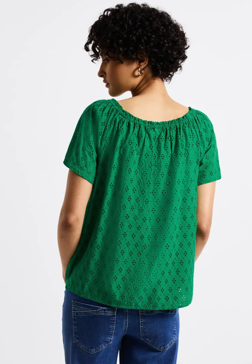 Blouse met oogjesborduursel
