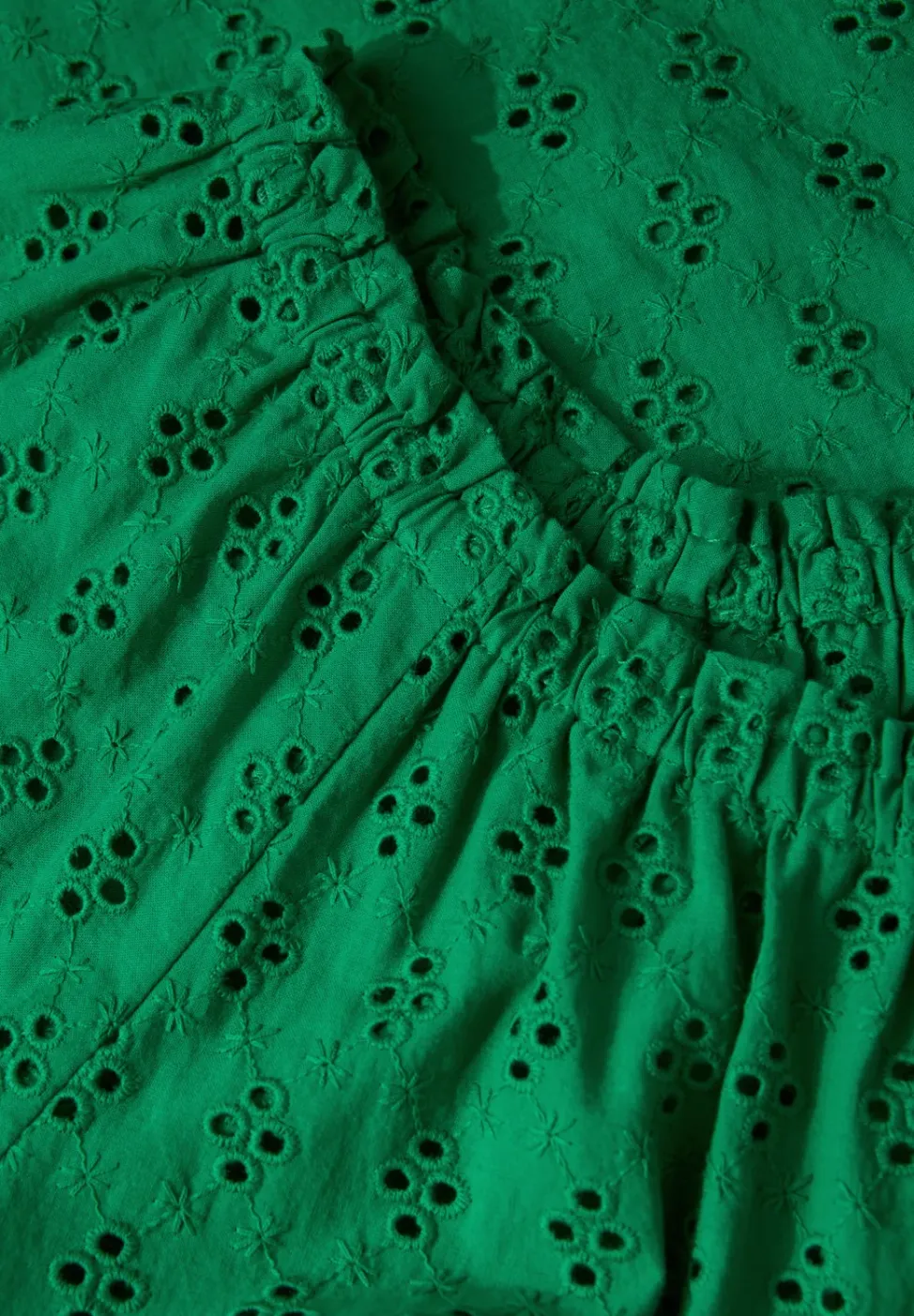 Blouse met oogjesborduursel