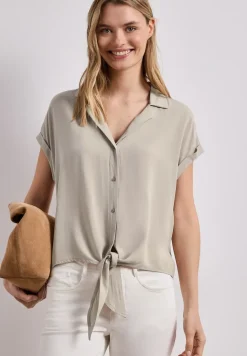 Blouse met overhangende schouders en bowlingkraag