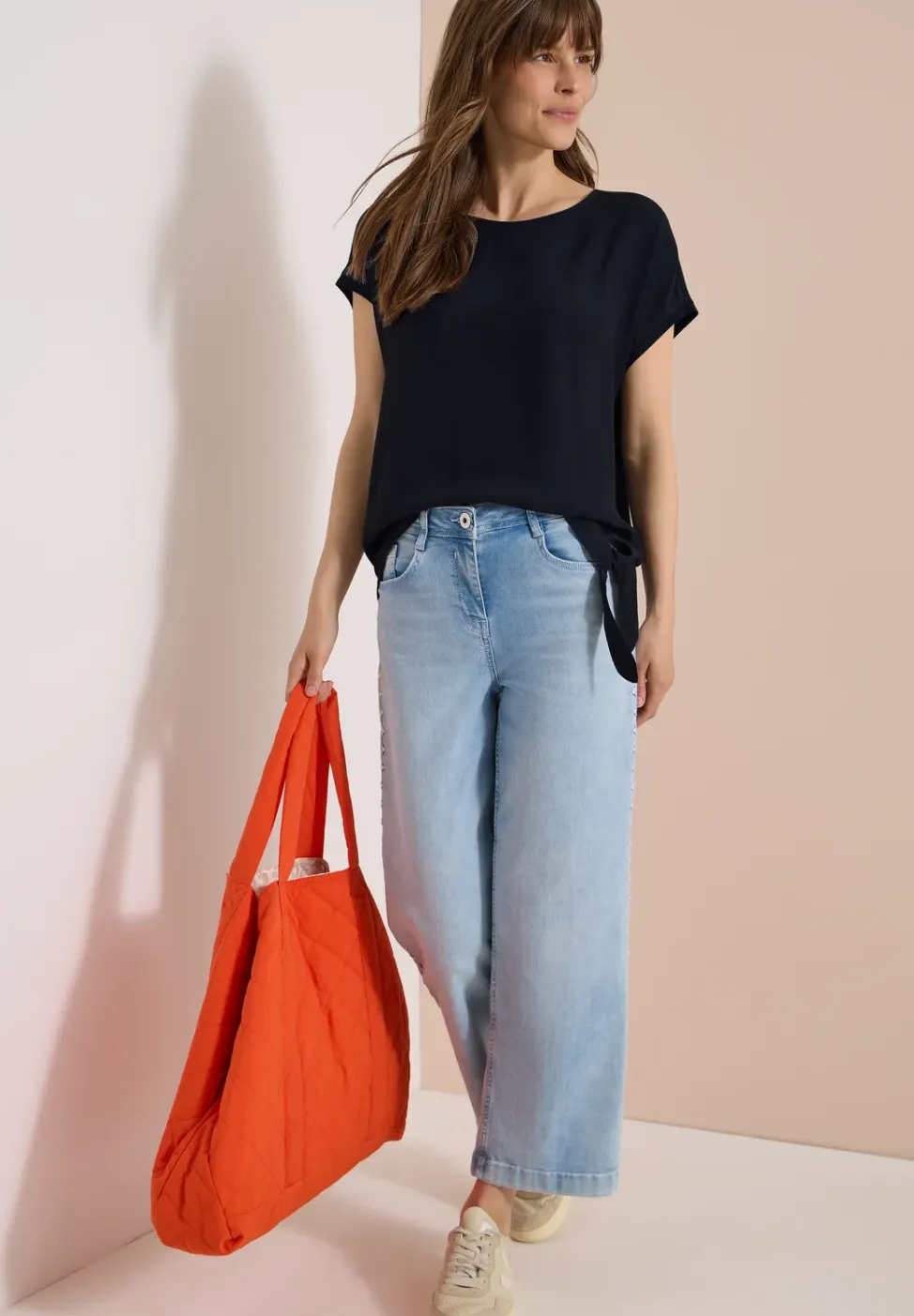 Blouse met ronde hals en knoopdetail