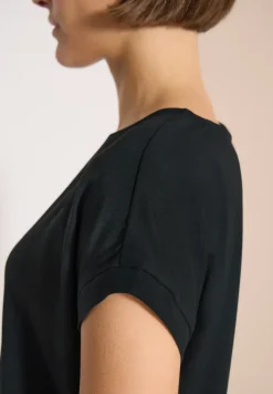 Blouse met ronde hals en knoopdetail
