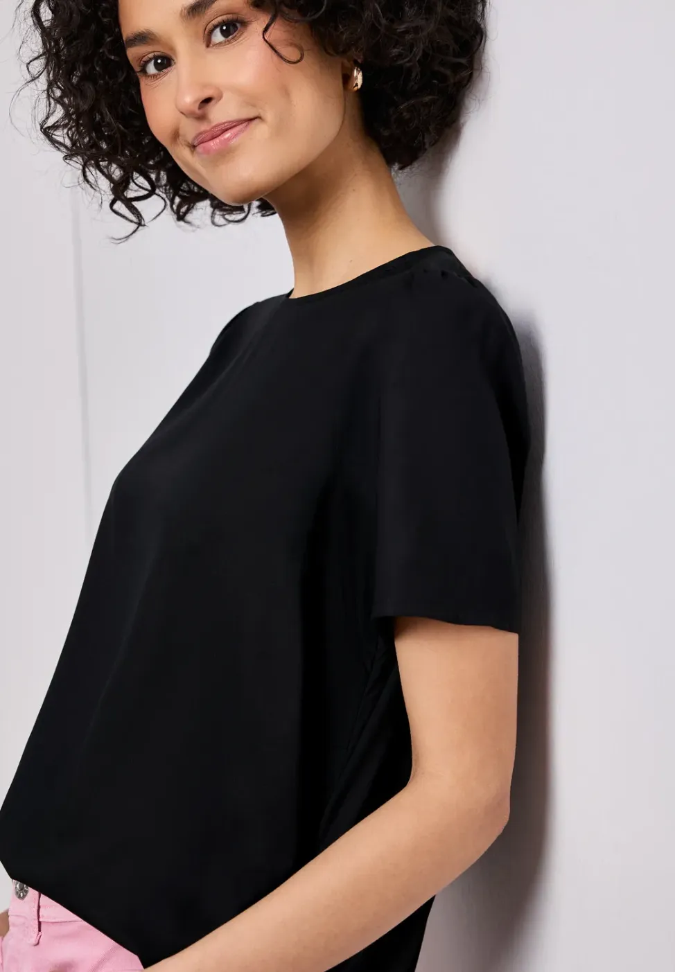 Blouse met ronde hals en korte pofmouwen