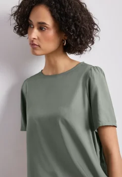 Blouse met ronde hals en korte pofmouwen