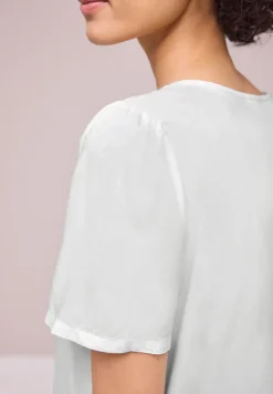 Blouse met ronde hals en korte pofmouwen