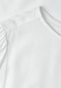 Blouse met ronde hals en korte pofmouwen