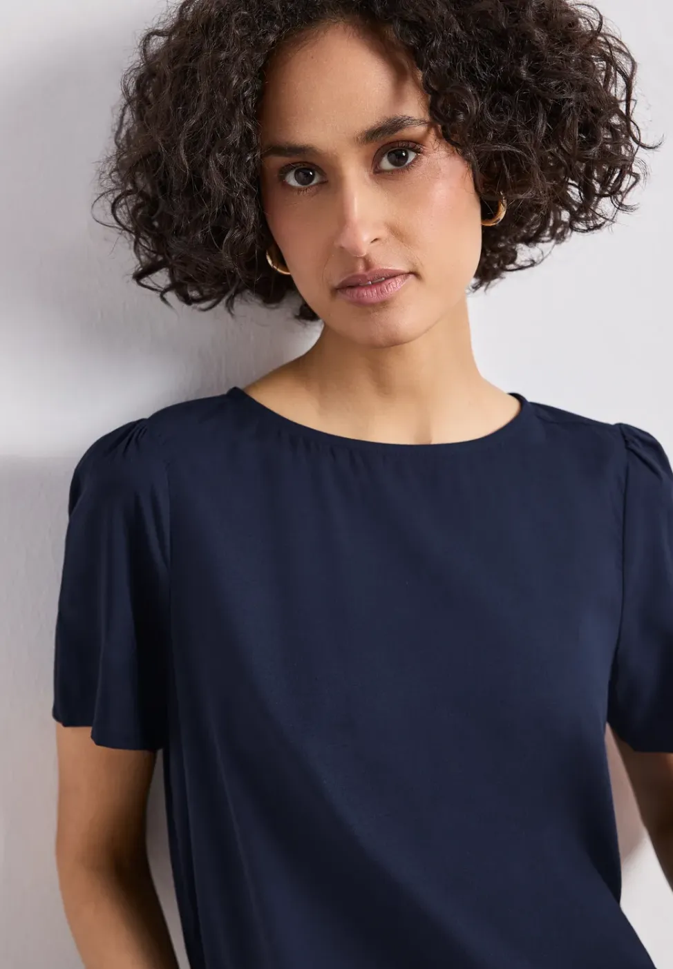 Blouse met ronde hals en korte pofmouwen
