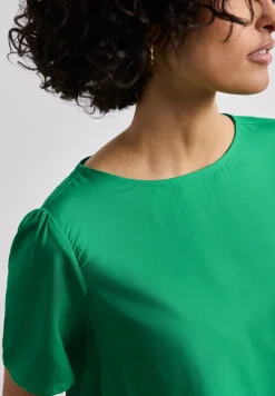Blouse met ronde hals en korte pofmouwen