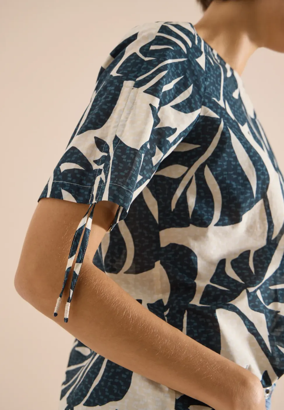 Blouse met ronde hals en rimpels