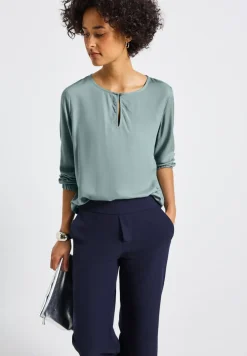 Blouse met ronde hals en uitsnijding