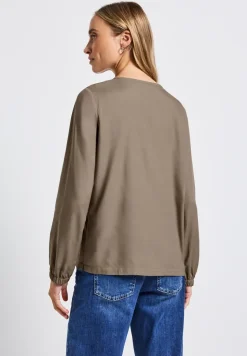 Blouse met ronde hals en uitsnijding