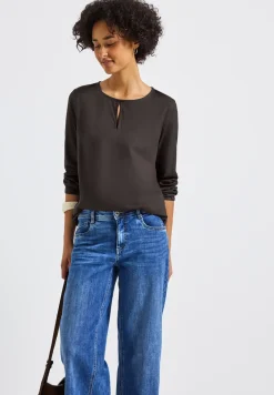 Blouse met ronde hals en uitsnijding