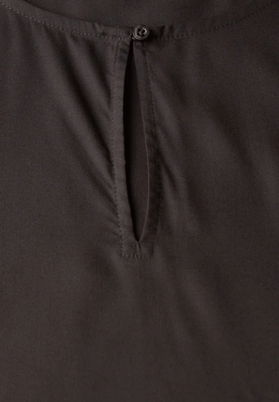 Blouse met ronde hals en uitsnijding