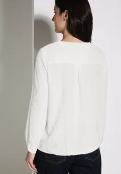Blouse met smokdetail