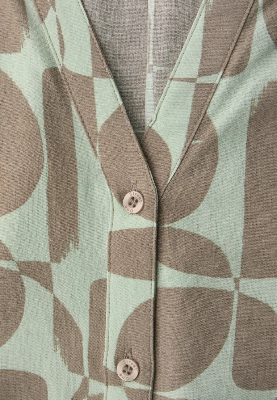 Blouse met smokdetail