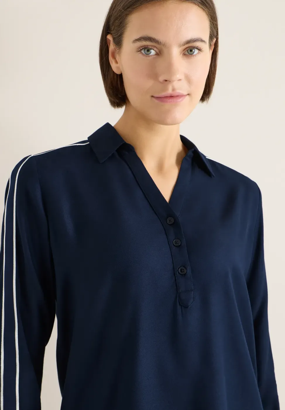 Blouse met tape details