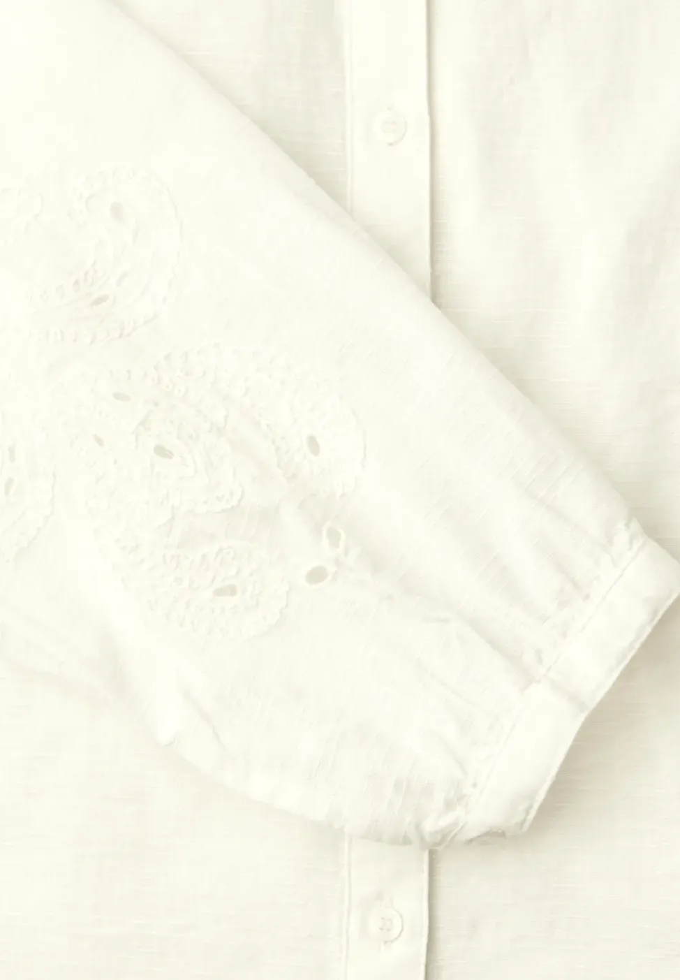 Blouse met V-hals en borduursel