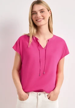 Blouseshirt met gespleten hals en smokdetail