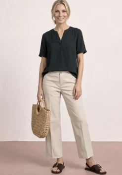 Blouseshirt in effen kleur met gespleten hals