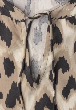 Blouseshirt met gespleten hals en smokdetail