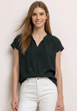 Blouseshirt met gespleten hals en smokdetail