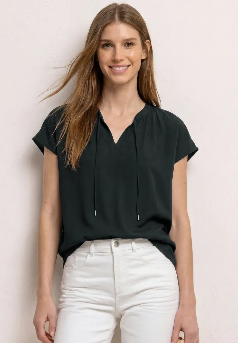 Blouseshirt met gespleten hals en smokdetail