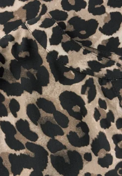 Blouse shirt met leopatroon