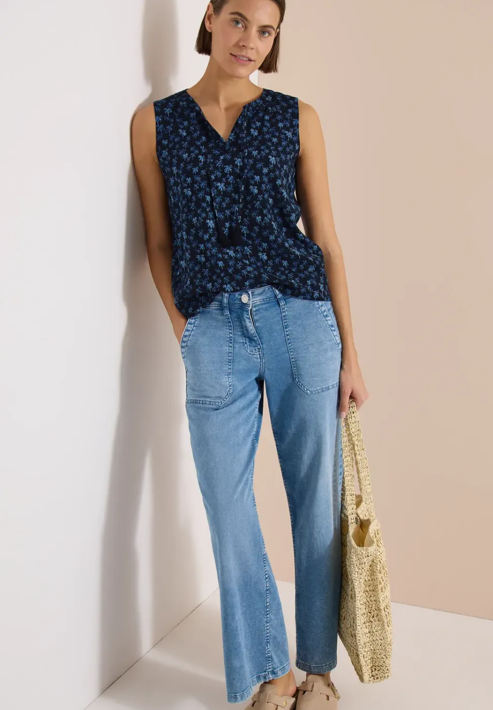 Blousetop met gespleten hals en palmboomprint
