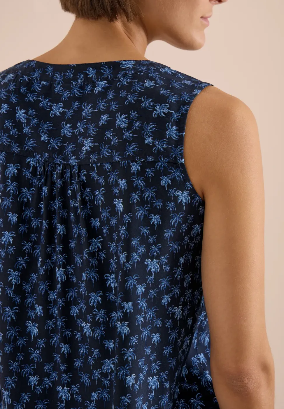 Blousetop met gespleten hals en palmboomprint