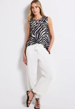 Blousetop met uitsnijding