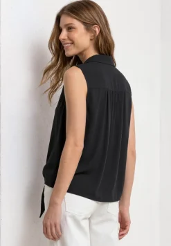 Blousetop met bowlingkraag en knoop