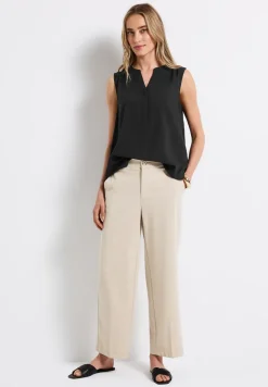 Blousetop met gespleten hals