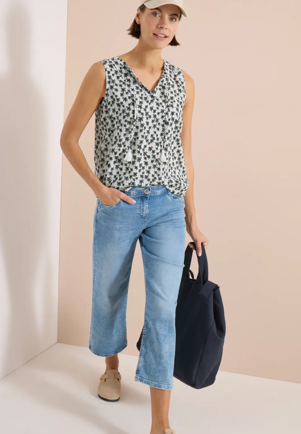 Blousetop met gespleten hals en palmboomprint