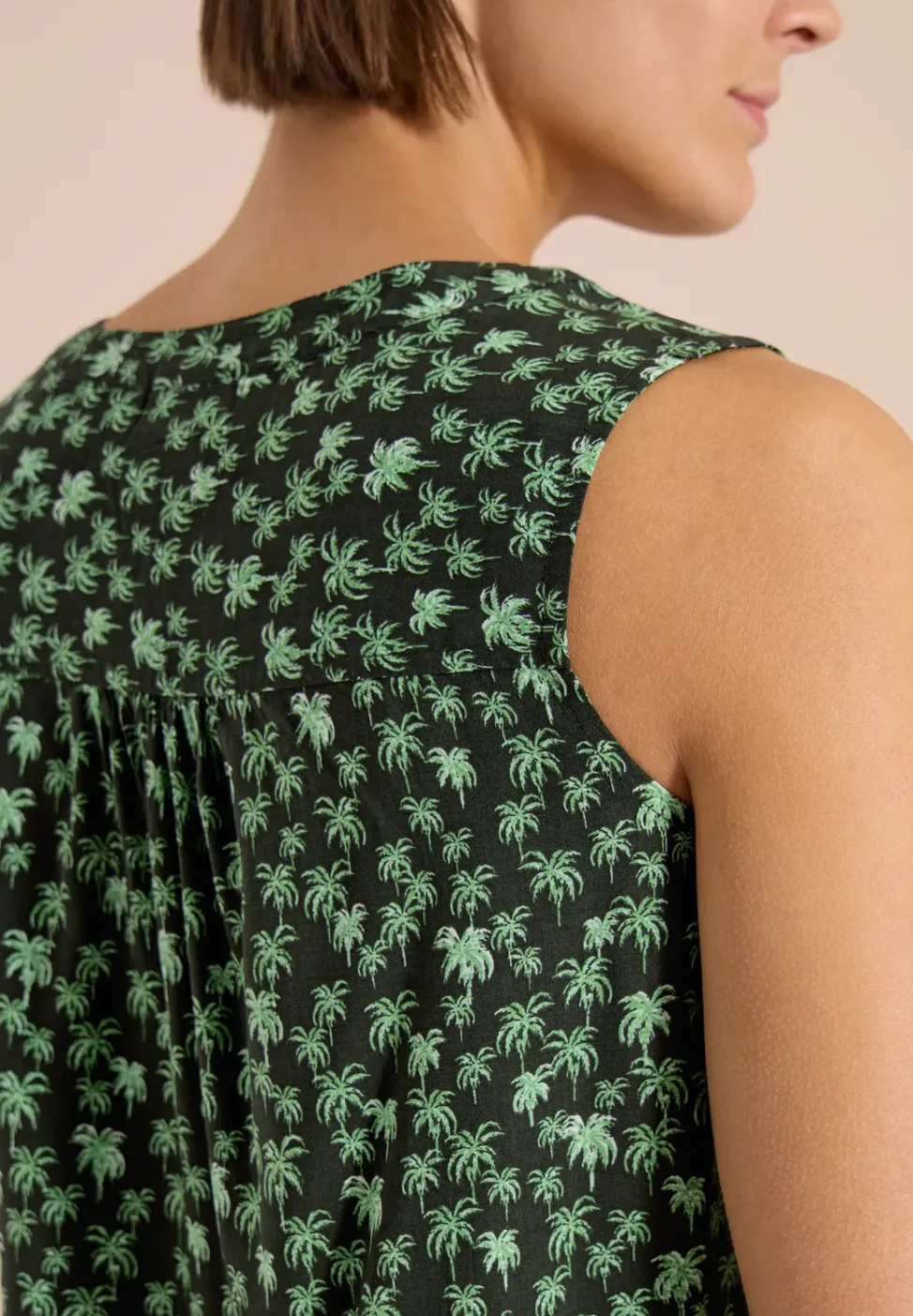 Blousetop met gespleten hals en palmboomprint