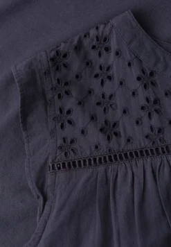 Blousetop met gespleten hals en shiffley-details