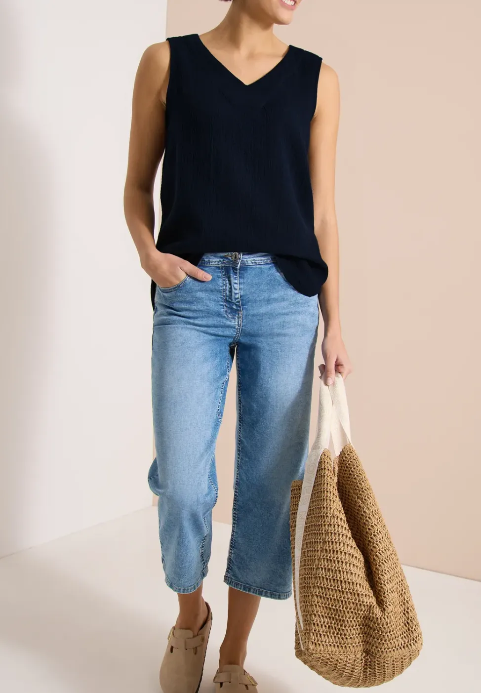 Blousetop met V-hals van mousseline