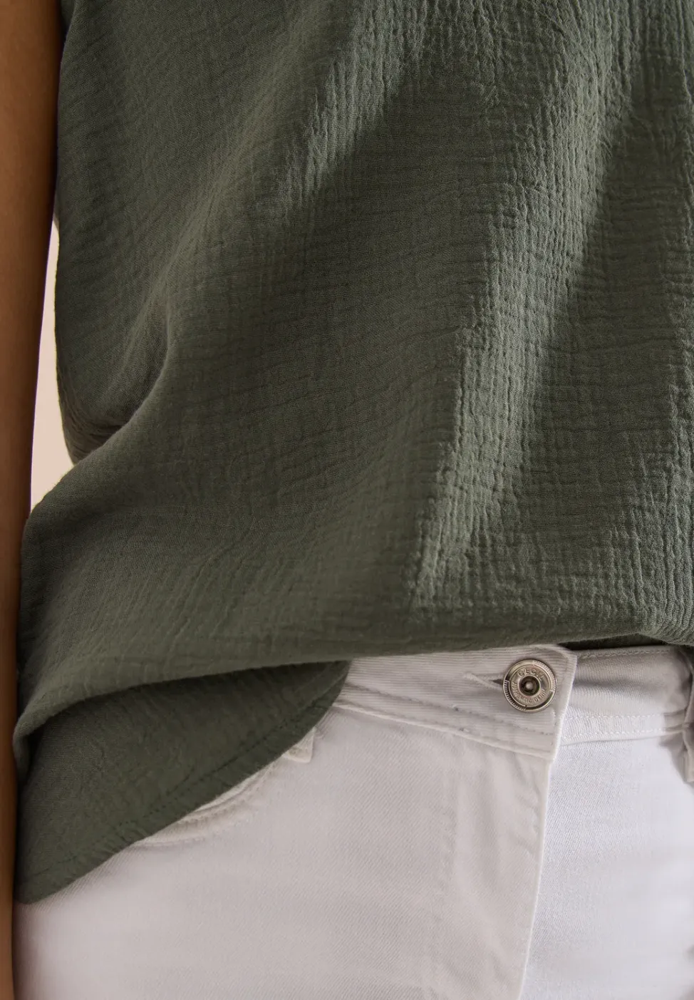 Blousetop met V-hals van mousseline