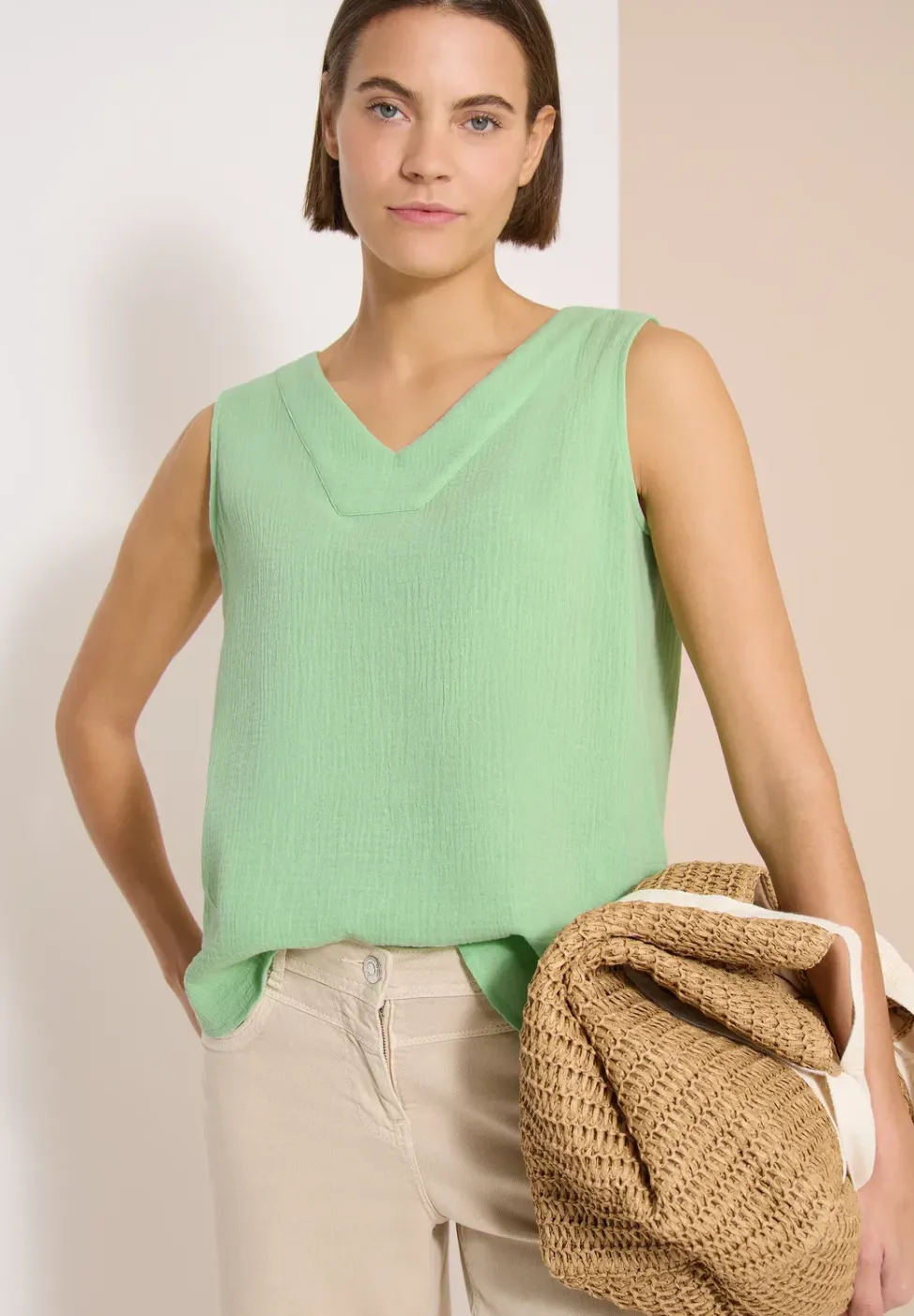 Blousetop met V-hals van mousseline