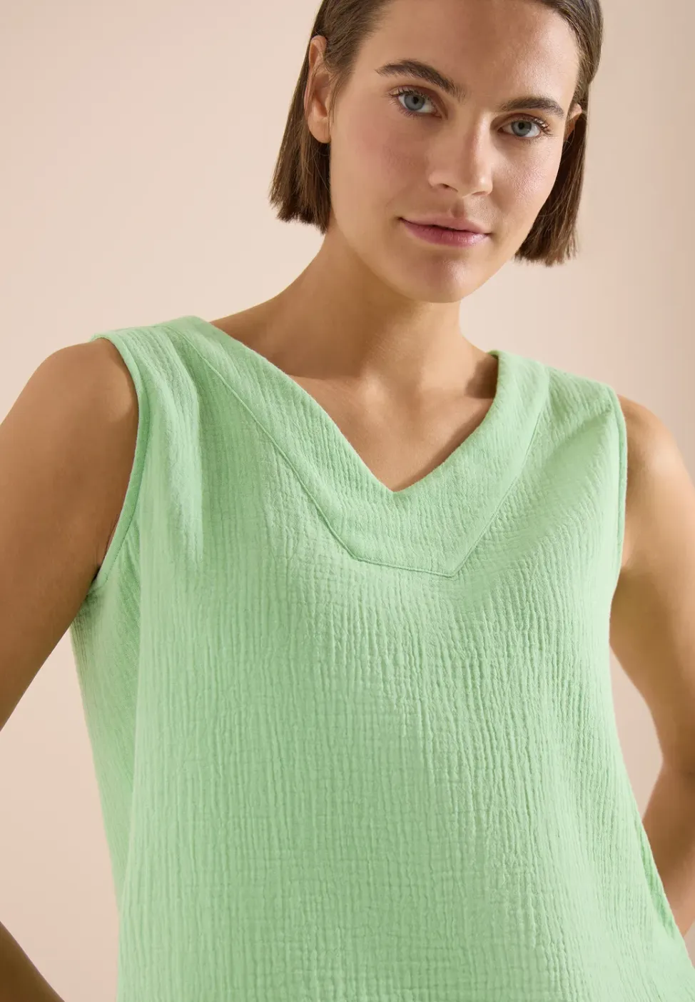 Blousetop met V-hals van mousseline