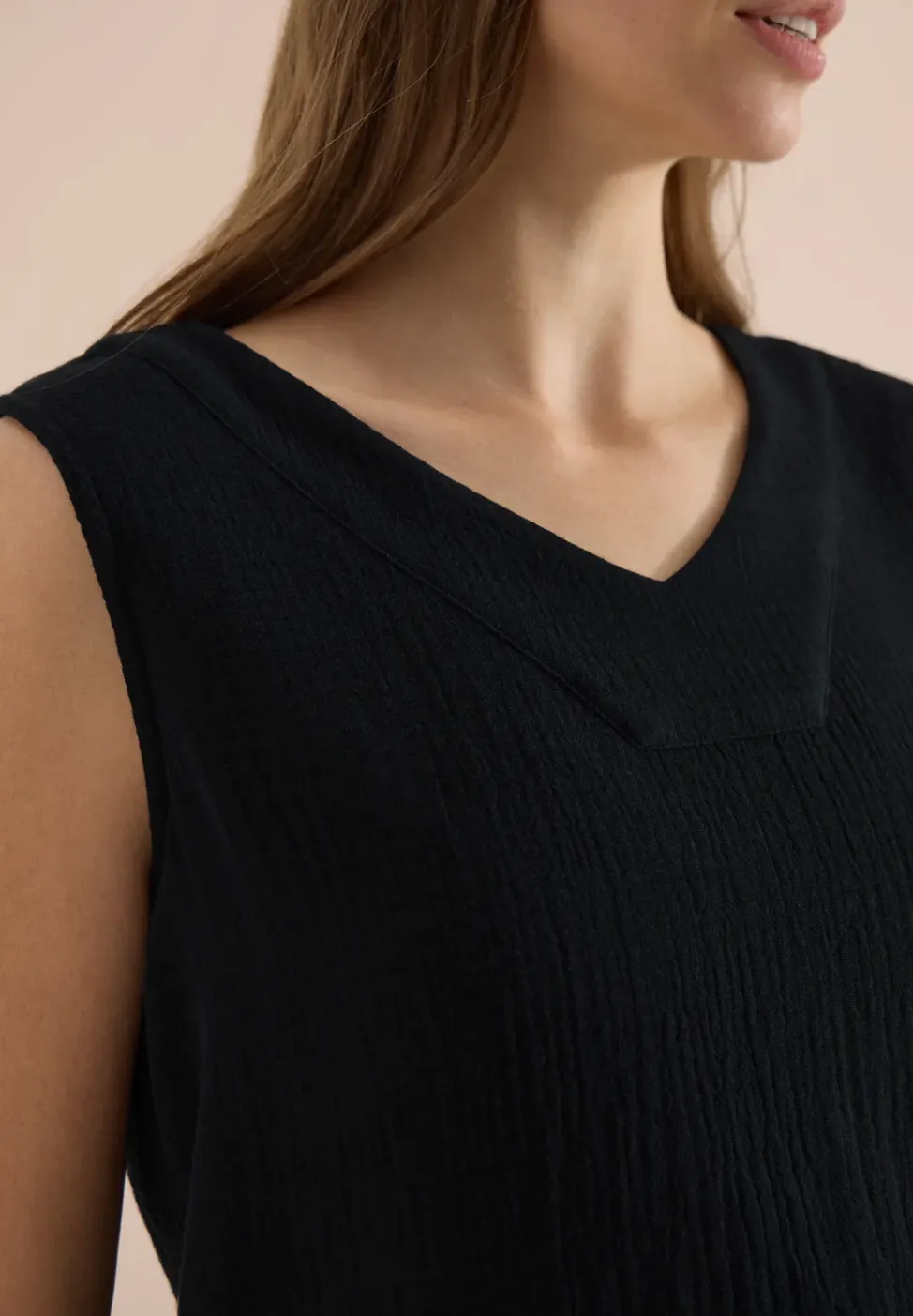 Blousetop met V-hals van mousseline